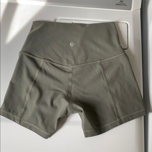 Lululemon Align Shorts 4” - Grey Sage